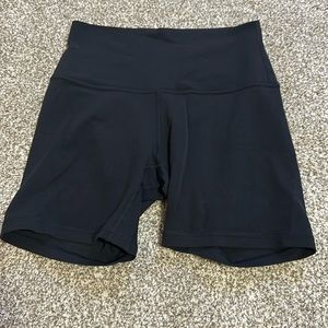 Lululemon black biker shorts SIZE 6